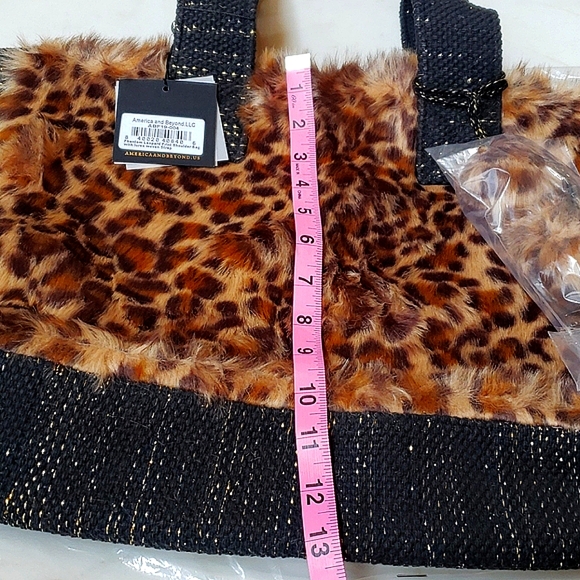 NWT America and Beyond Phantom Leopard Shoulder bag with woven lurex strap - Picture 8 of 9